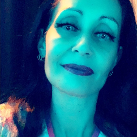 Meet your Posher,💁🏻♀️Shannon aka🙋🏻♀️Mandy! - Picture 7 of 16